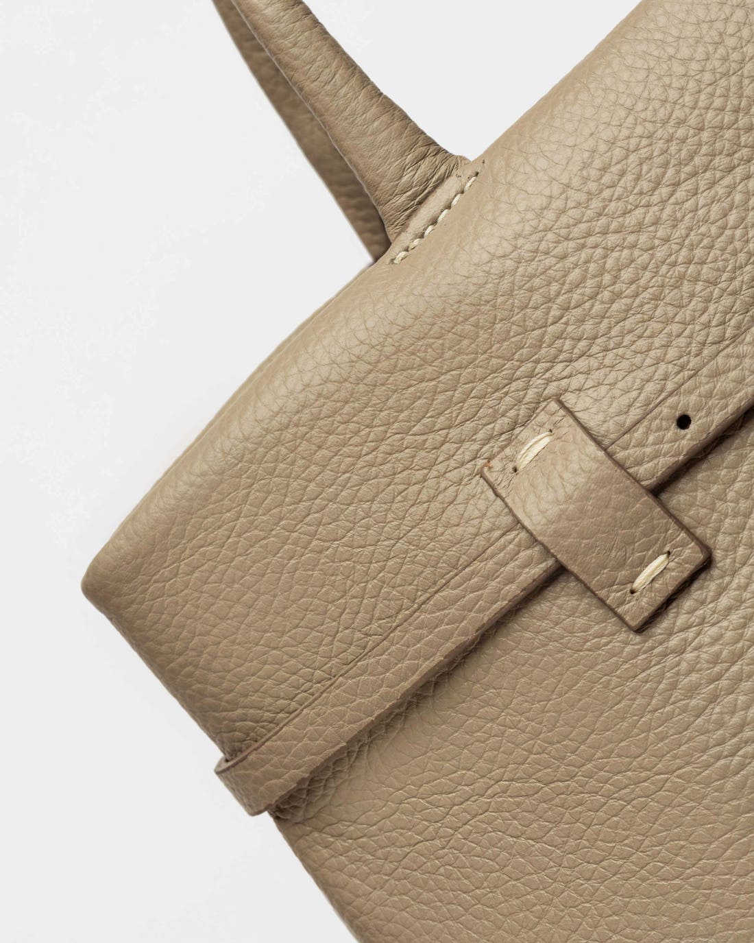 Cartera de mano Bay en cuero graneado