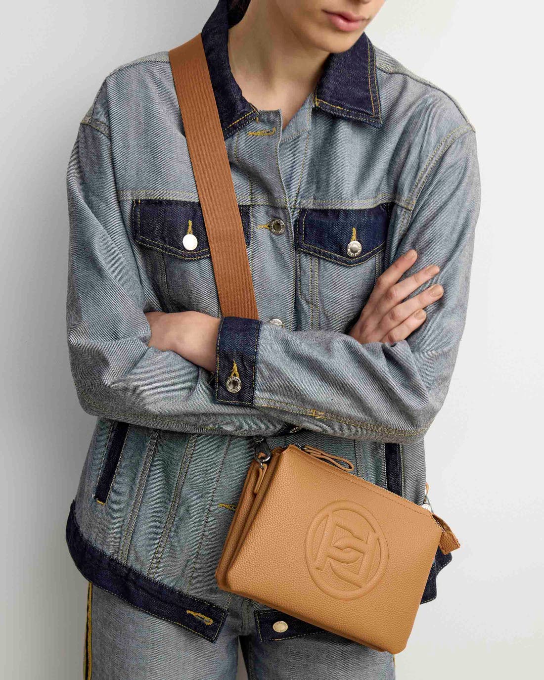 Bandolera Sign en efecto cuero